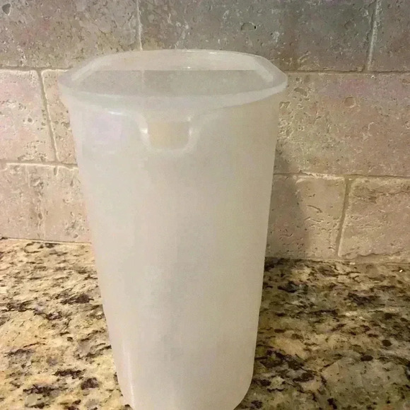 Vintage Tupperware Juice Pitcher - Picture 4 of 5